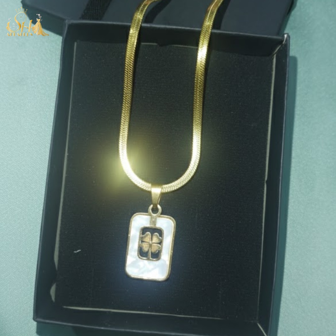 Gold Ticket snake chain