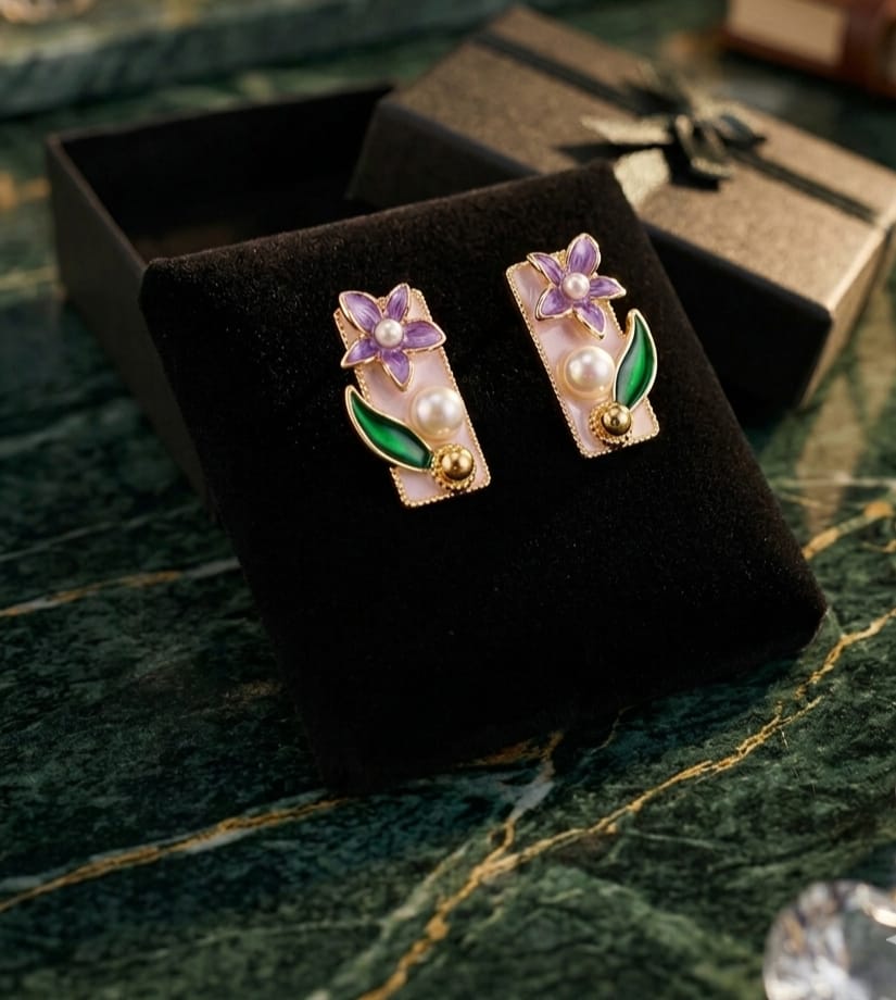 Blossom leaves kundan studs